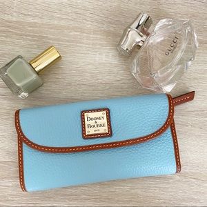 Dooney & Bourke Bags - Dooney & Bourke blue leather Wallet Dooney & Bourke Bags - Dooney & Bourke blue leather Wallet